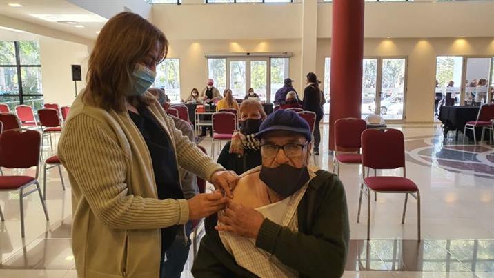 Cerca de 700 termeños se colocaron la dosis de refuerzo Cerca de 700 termeños se colocaron la dosis de refuerzo