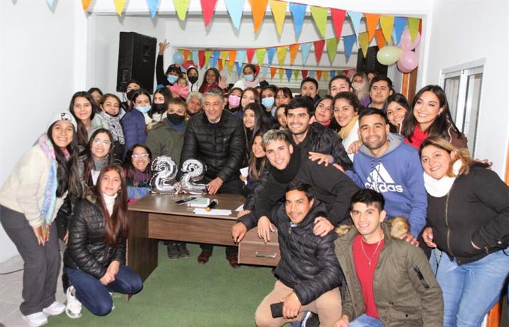 Jóvenes bandeños recibieron importante ayuda Jóvenes bandeños recibieron importante ayuda