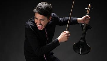 Manu Sija vuelve a Santiago con una innovadora propuesta artística Manu Sija vuelve a Santiago con una innovadora propuesta artística