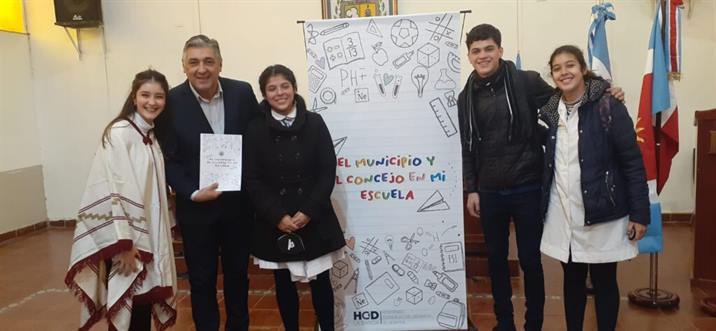 Alumnos tendrán participación activa en el Concejo Debilerante