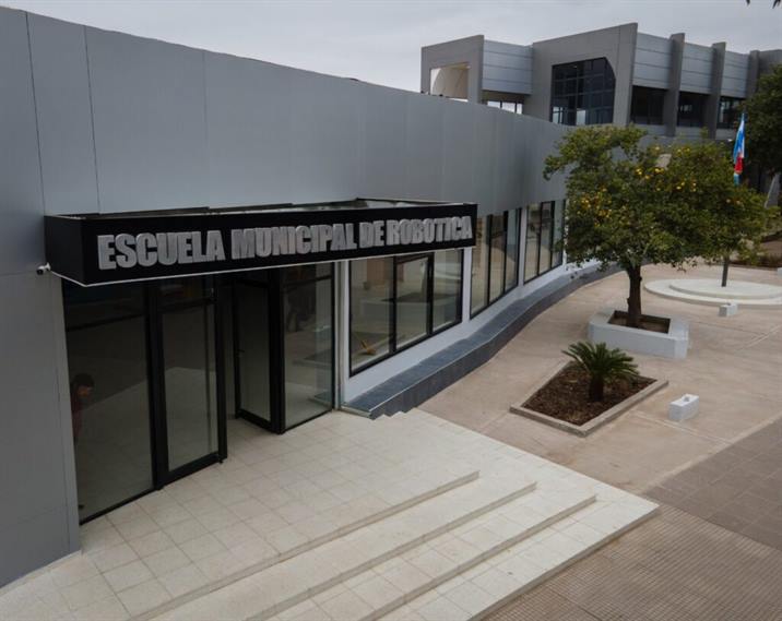 Organizan una jornada para docentes en la Escuela de Robótica