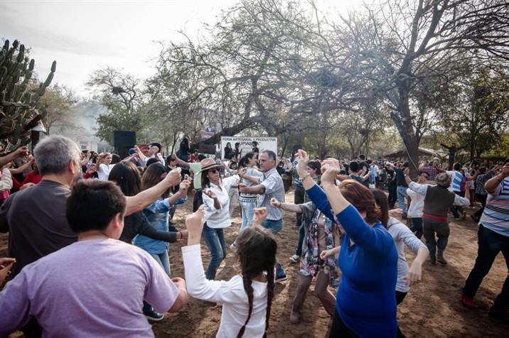 Músicos y bailarines animarán “El Chacarerazo” en la Feria Artesanal Upianita