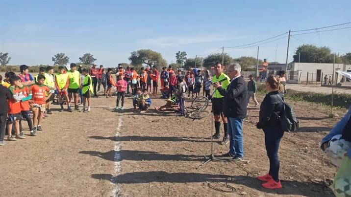 Más de 200 niños de Añatuya protagonizaron un encuentro de fútbol