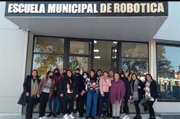 Estudiantes de Campo Gallo visitaron la Escuela de Robótica