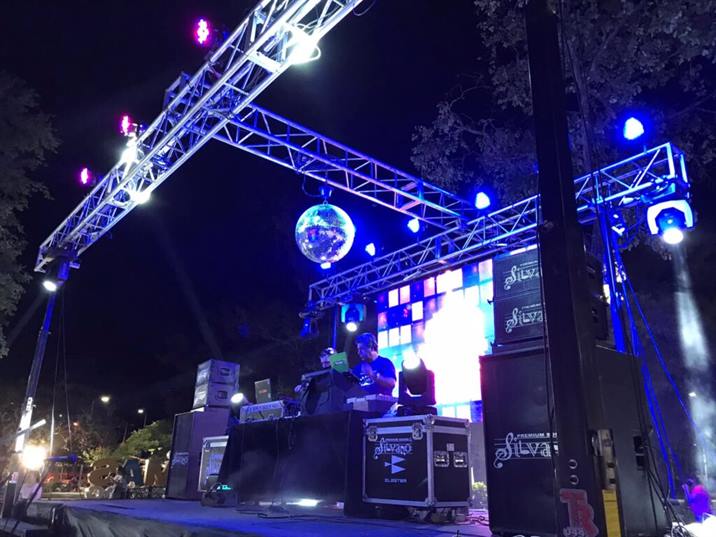 Las Termas prepara un sábado con fiesta retro y feria