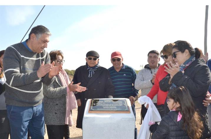 Plaza bandeña lleva el nombre de un querido empleado municipal