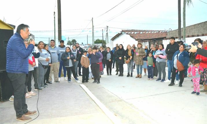 Habilitan obras en dos barrios bandeños