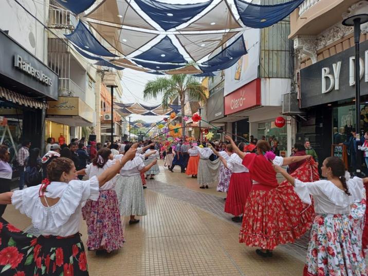 Artistas santiagueños le ponen color a las calles de la ciudad