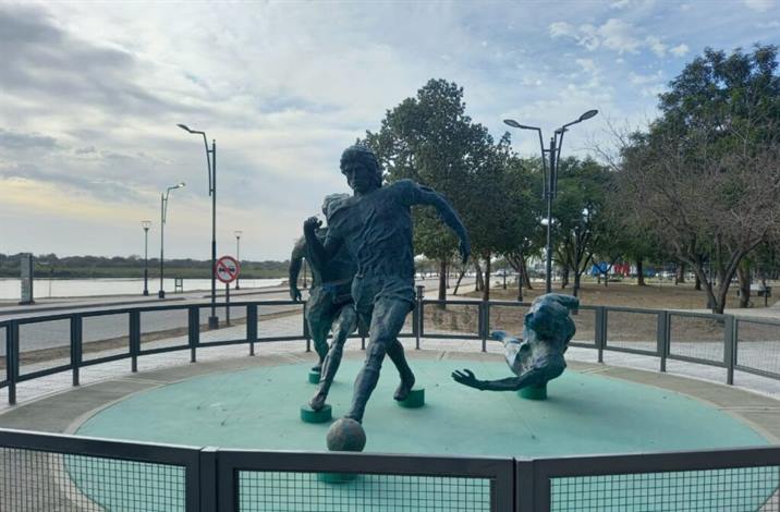 Inauguran el “Paseo Diego Maradona” en la avenida Costanera