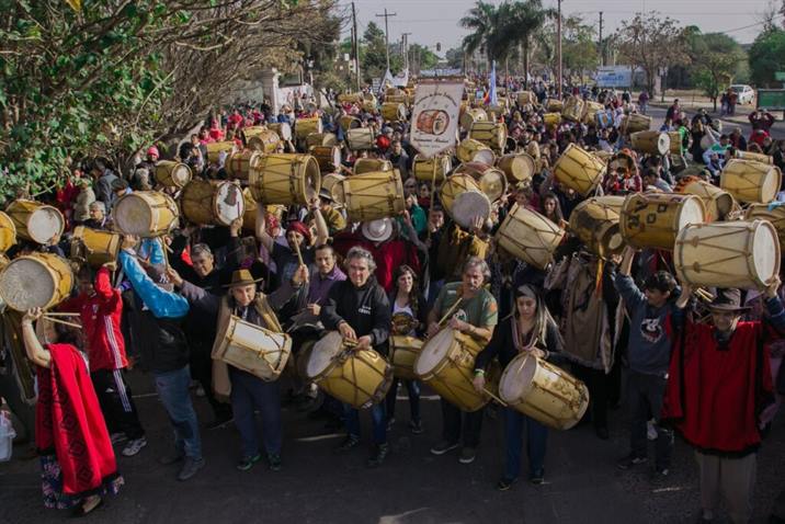 Santiago vuelve a latir con el repique de los bombos