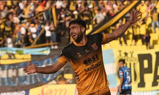 Mitre volvió al 8 de Abril y se reencontró con el triunfo