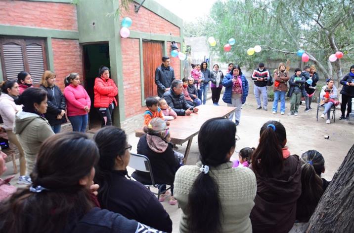 Nediani escuchó los pedidos de vecinos de dos barrios bandeños Nediani escuchó los pedidos de vecinos de dos barrios bandeños
