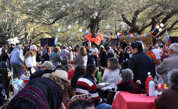 Las Sacha Guitarras y Atamishquimanta animarán la Feria de Upianita