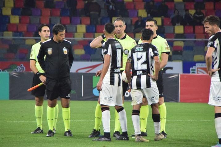 Dura derrota del Ferro ante Argentino Juniors en el Estadio Único Dura derrota del Ferro ante Argentino Juniors en el Estadio Único