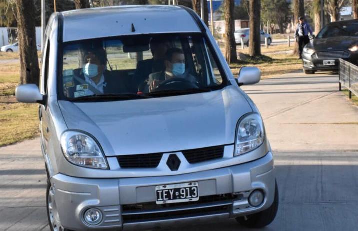 Presentaron el primer vehículo totalmente eléctrico reconvertido en Santiago