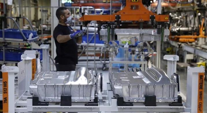 Santiago proyecta crear una planta de baterías de litio