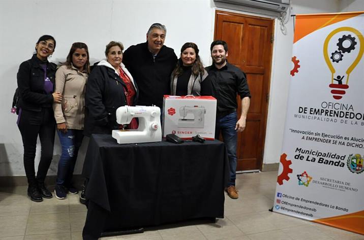 Entregan herramientas a  una agrupación solidaria bandeña