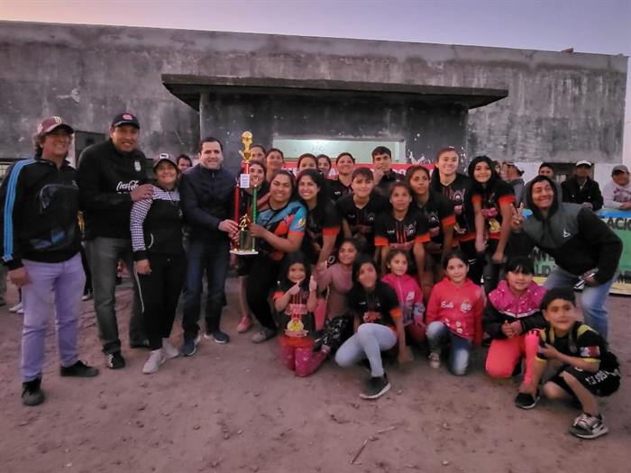 Campeonato de fútbol femenino reunió a decenas de personas en Clodomira