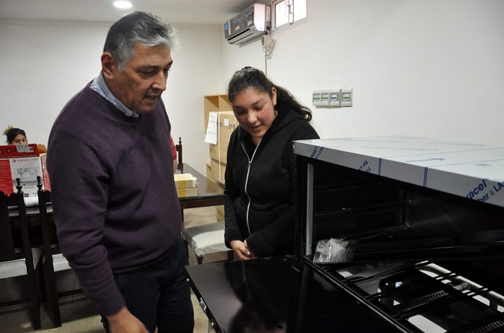 Más emprendedores bandeños recibieron ayuda