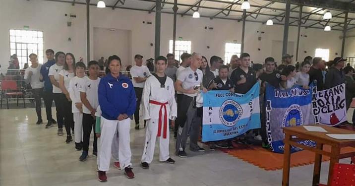 Pinteños se lucieron en un torneo de artes marciales