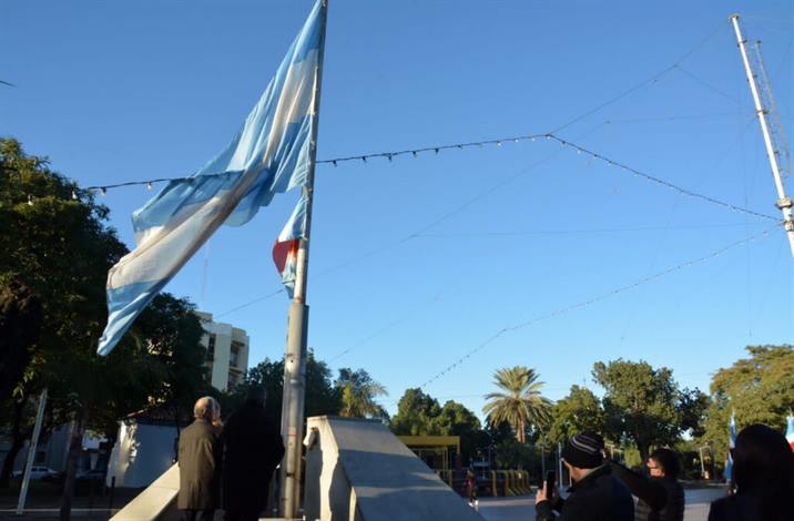 Organizan un emotivo homenaje al General San Martín