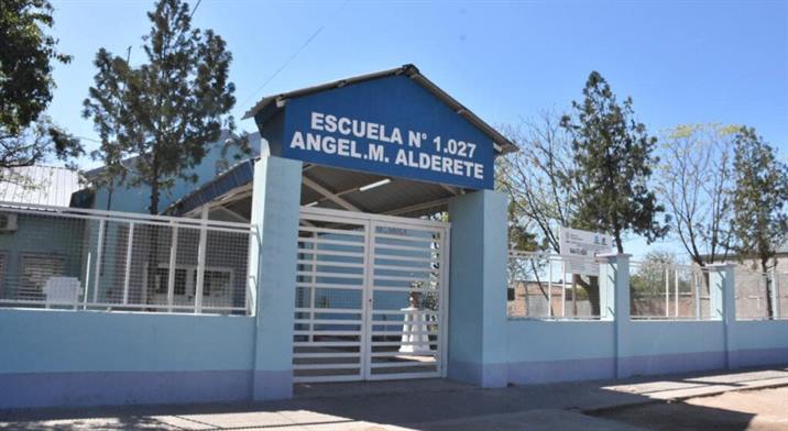 Inauguran obras en escuelas de Los Juríes y Lote 52 y entregan viviendas sociales