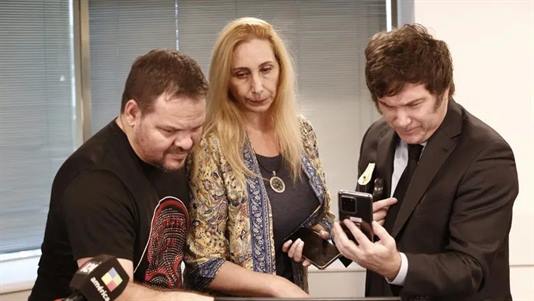 Un policía santiagueño ganó el sueldo de Javier Milei Un policía santiagueño ganó el sueldo de Javier Milei