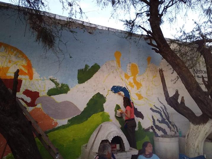 “Los Colores de la Chacarera” pintan paredes del barrio Los Lagos en La Banda