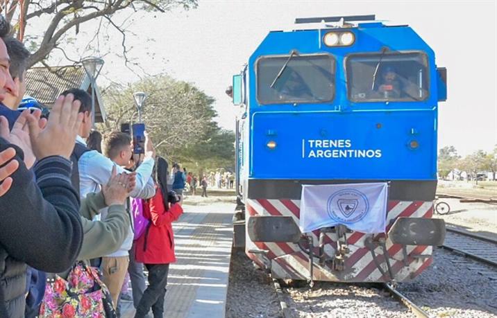 Volvió el tren: De La Banda a Fernández en una hora por $50