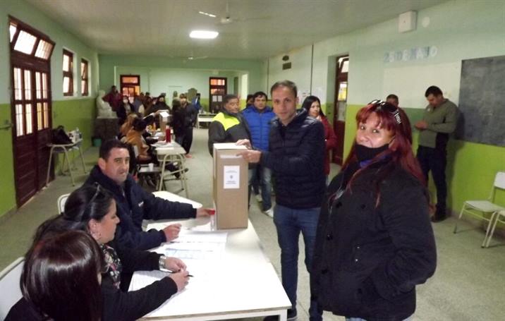 Araujo resaltó la afluencia a las urnas
