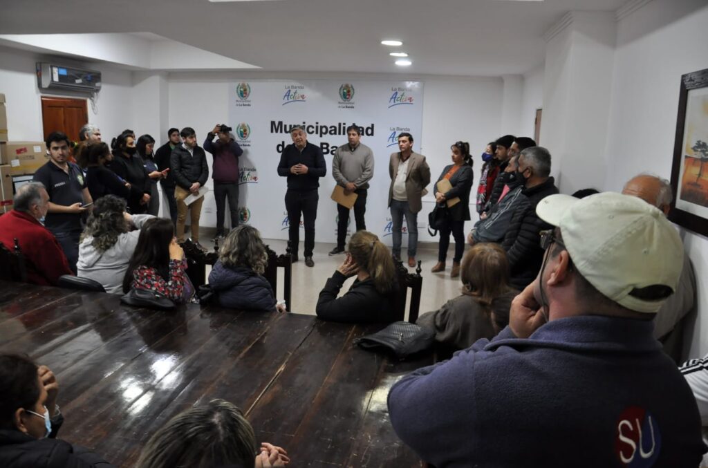 Otorgan descuentos a más de 50 puesteros bandeños cumplidores Otorgan descuentos a más de 50 puesteros bandeños cumplidores