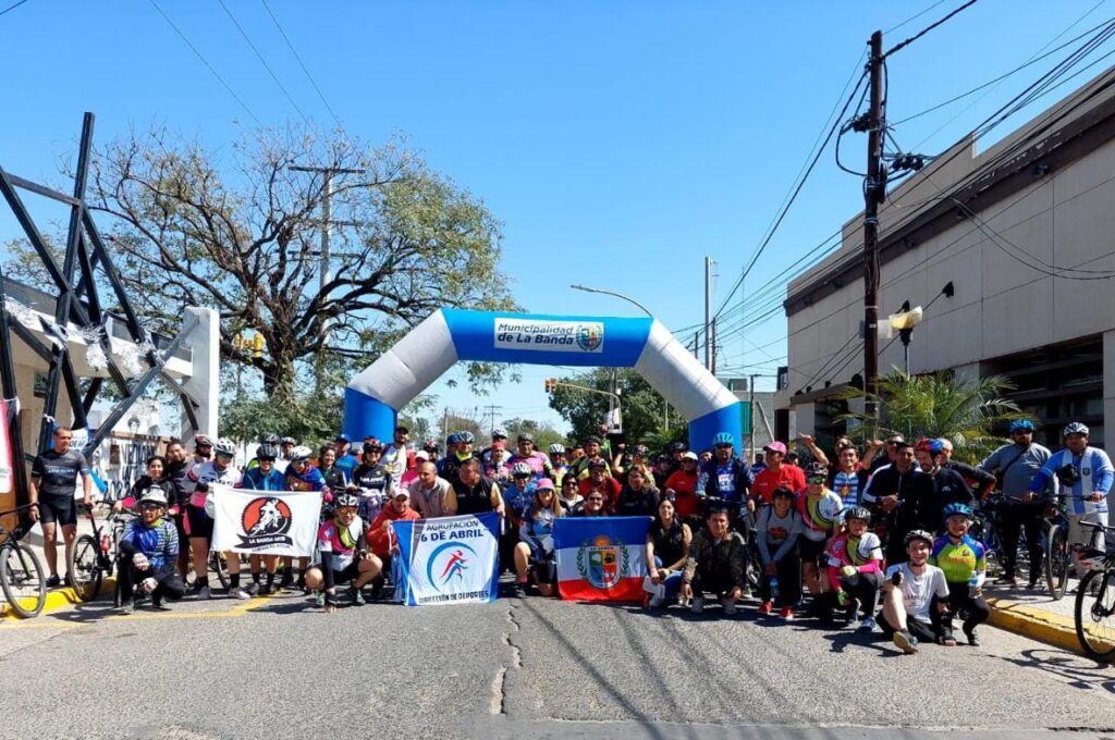 La primera edición del “Cicloturismo Bandeño” tuvo más de 100 participantes