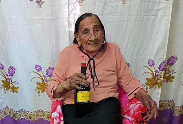 La comunidad de Tomas Young celebró los 104 años de doña María Luisa