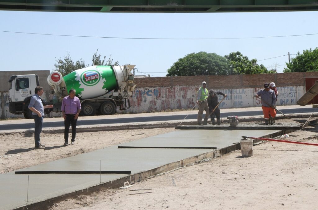 Avanzan obras de pavimentación en dos barrios bandeños