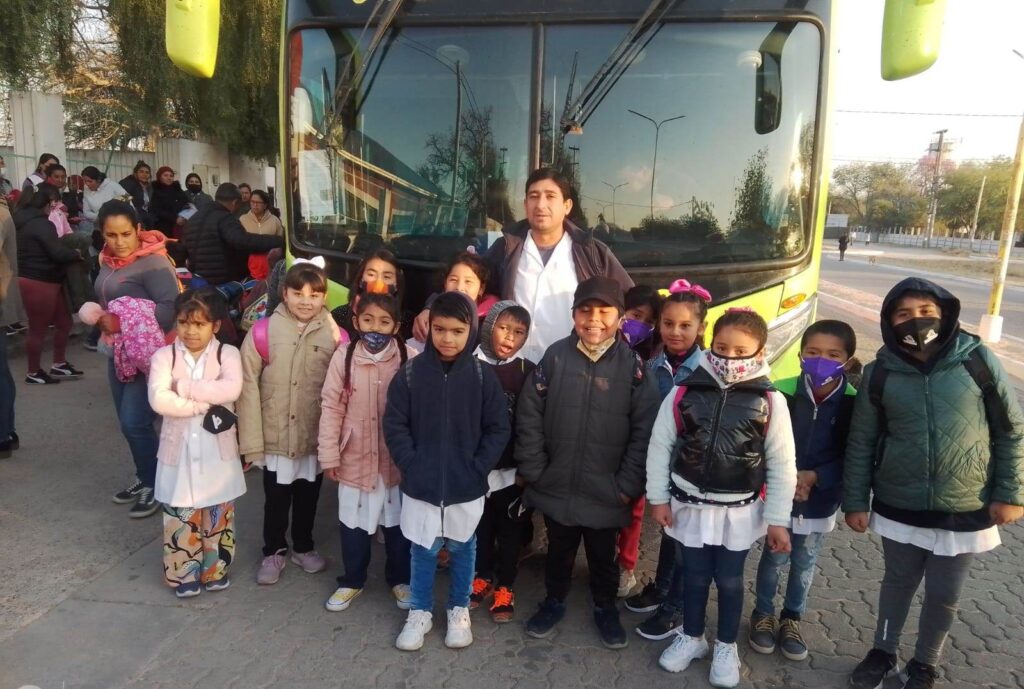 Alumnos de Los Quiroga recorrieron la Madre de Ciudades