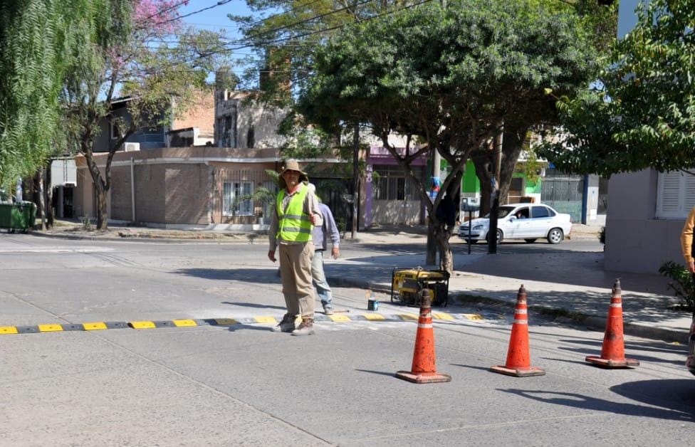Colocaron reductores de velocidad en calles de La Banda Colocaron reductores de velocidad en calles de La Banda