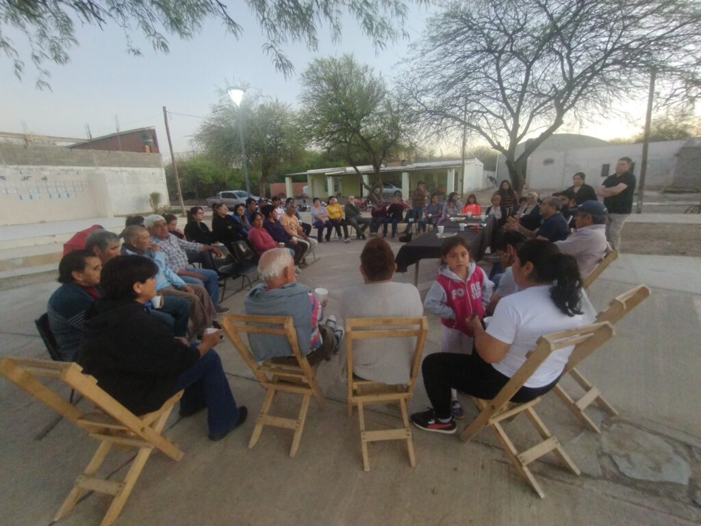 Vecinos se involucran en decisiones del municipio en Colonia El Simbolar