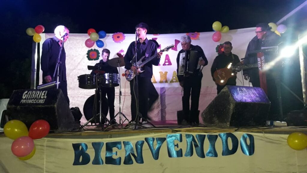 Emotiva celebración en Cañada Escobar por el Día de la Madre