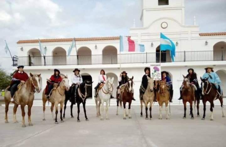 La agrupación femenina Flores del Pago fue seleccionada en el Culturas Gauchas