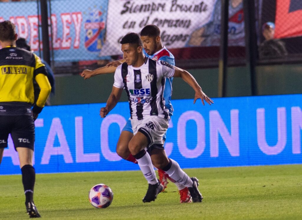 Central cayó ante Arsenal y espera por Tigre