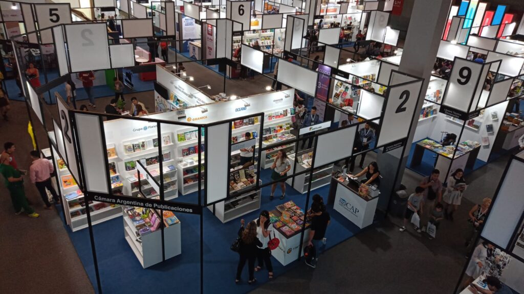La 13° edición de la Feria del Libro abrió sus puertas con actividades para todas las edades