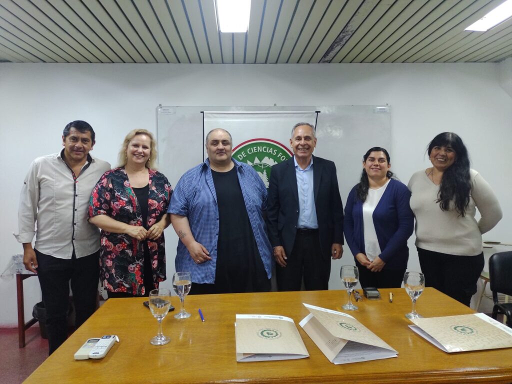 Los Quiroga firmó un convenio con la Facultad de  Forestales