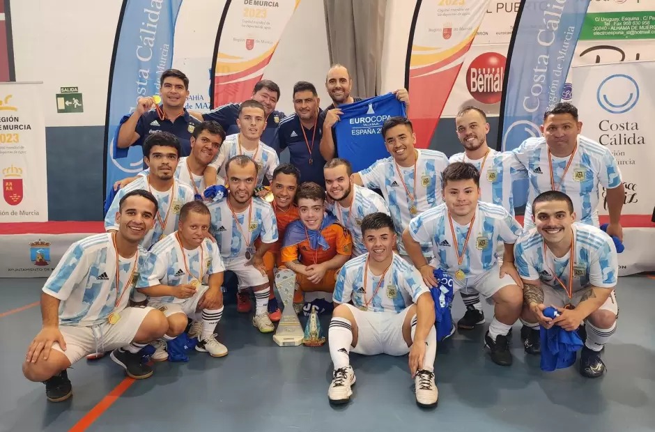 Daniel Sierra se consagró campeón de la Eurocopa con la Selección Argentina de Talla Baja