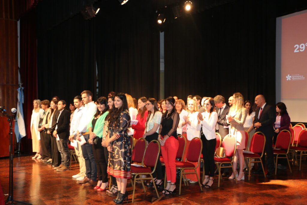 La Unse otorgó títulos de posgrado a 90 profesionales santiagueños