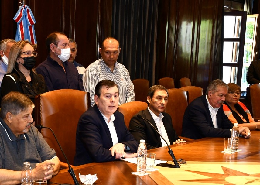 Anuncian un bono de 200 mil pesos en tres cuotas para empleados públicos