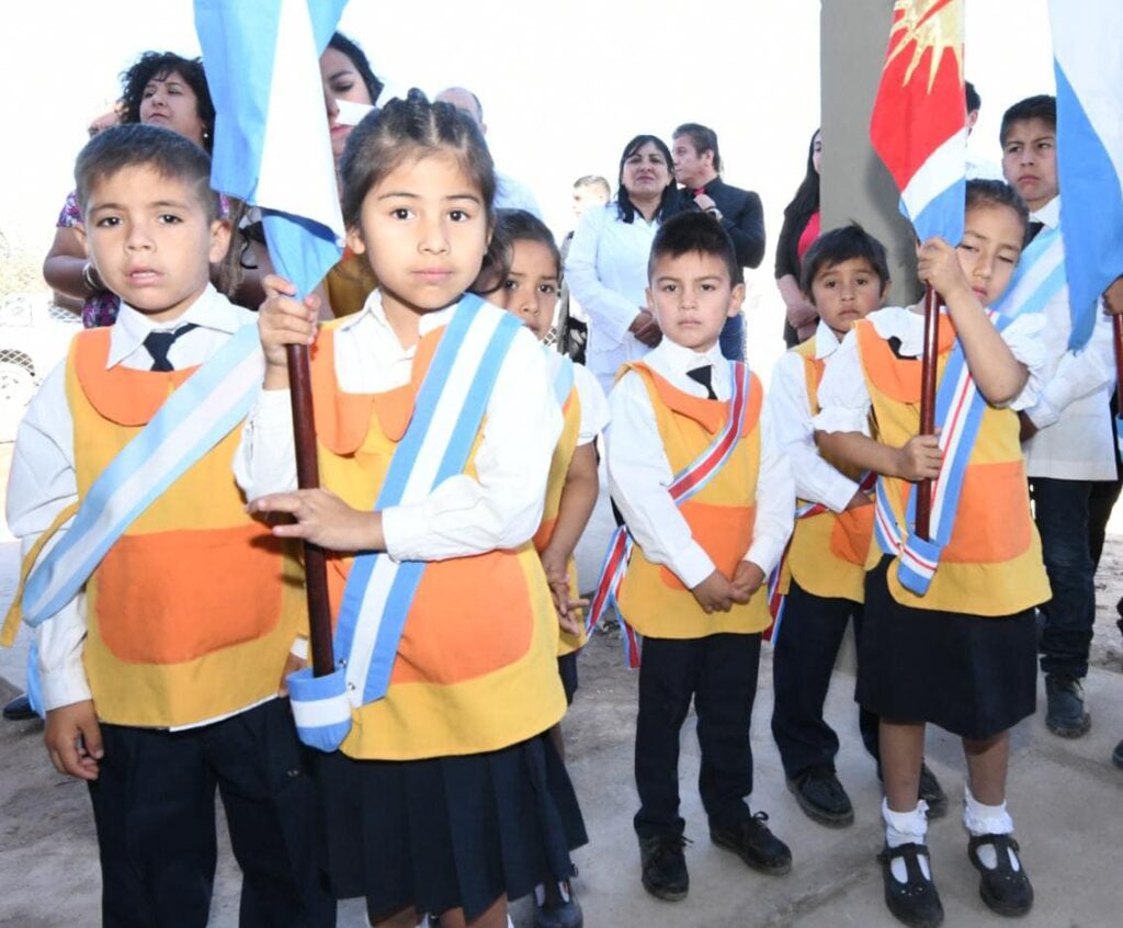 <strong>Anuncian ayuda escolar de $40 mil para hijos de municipales de Clodomira</strong>