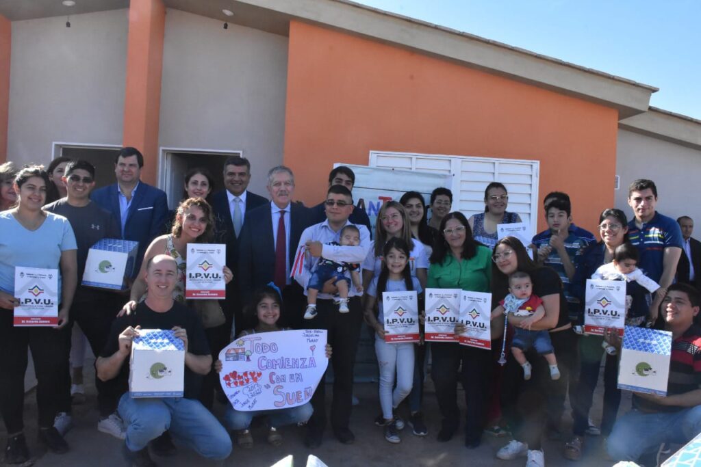 Familias bandeñas cierran el 2022 en su vivienda propia