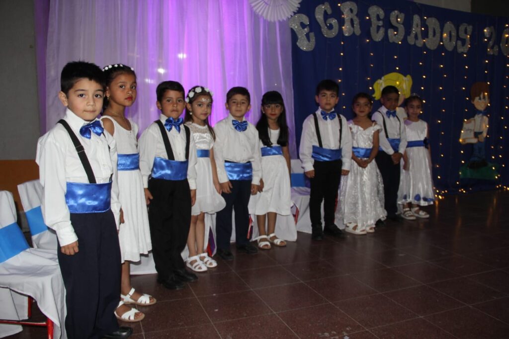 Niños y niñas de La Banda fueron protagonistas de emotivas fiestas