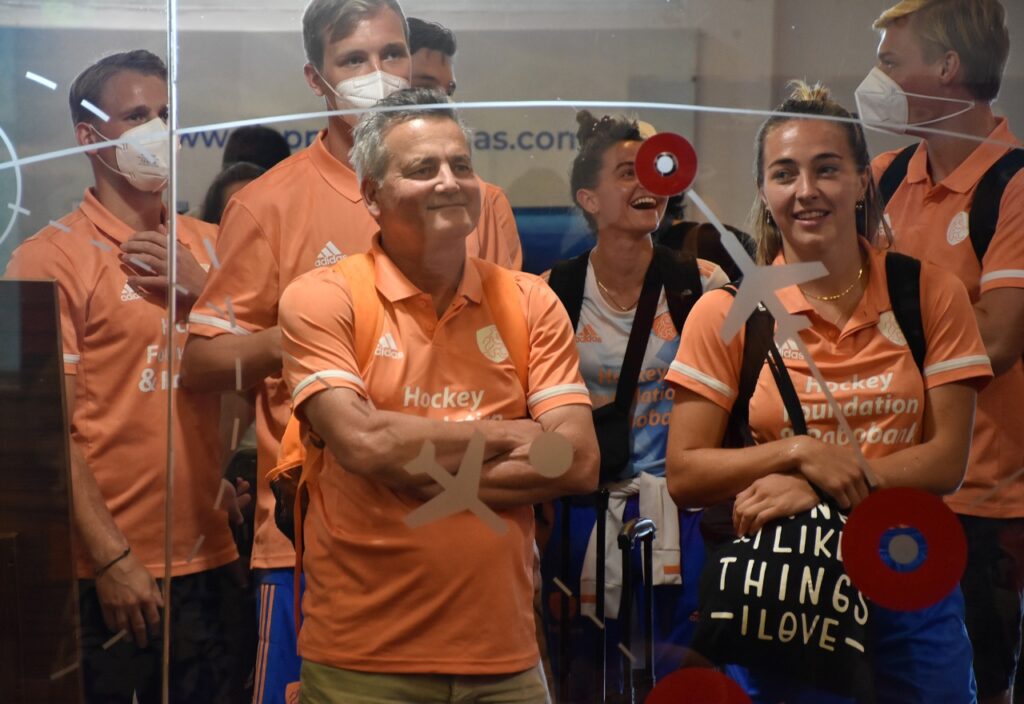 En medio de la euforia mundialista llegaron a Santiago las estrellas del hockey de Países Bajos