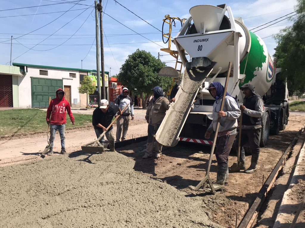 Inicia un ambicioso plan de pavimentacion y bacheo en La Banda
